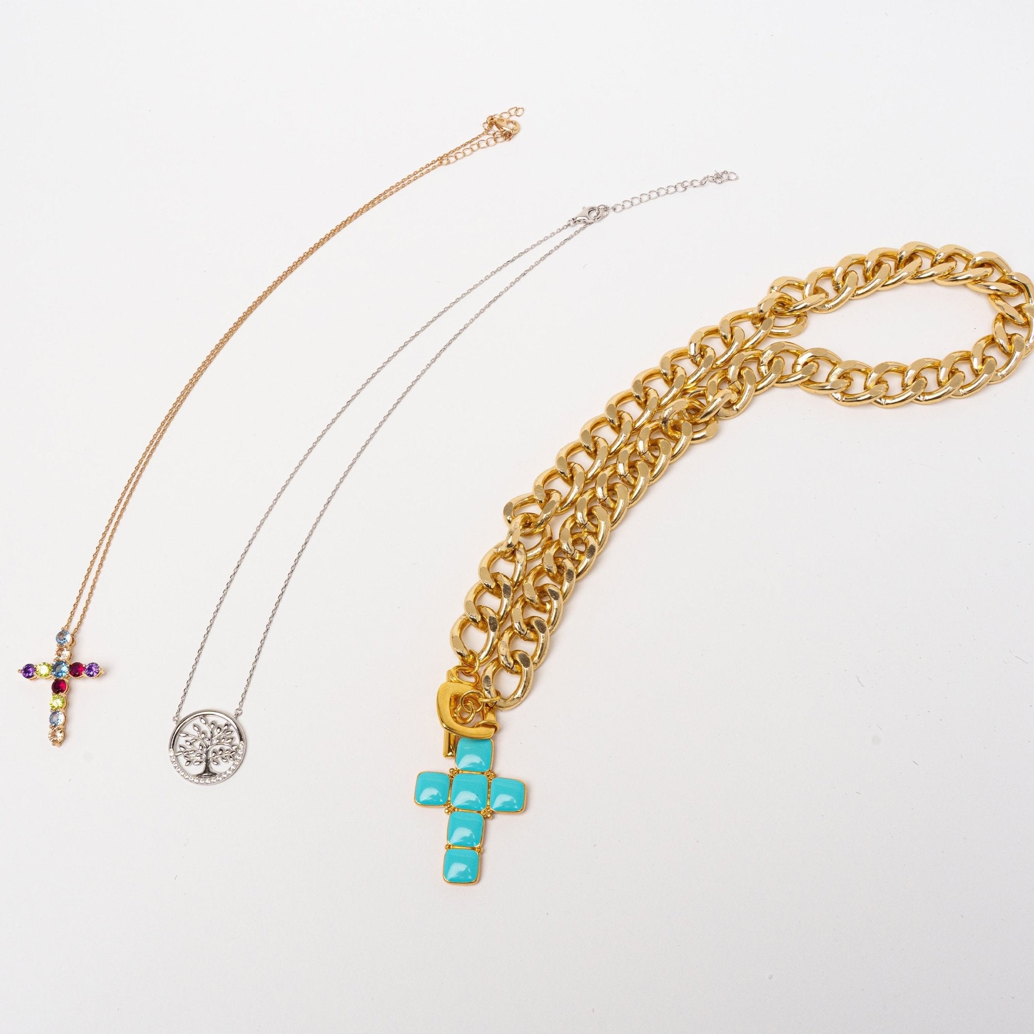 Bijoux en acier ou en argent : quelles vraies différences ? - Bijoux Croix