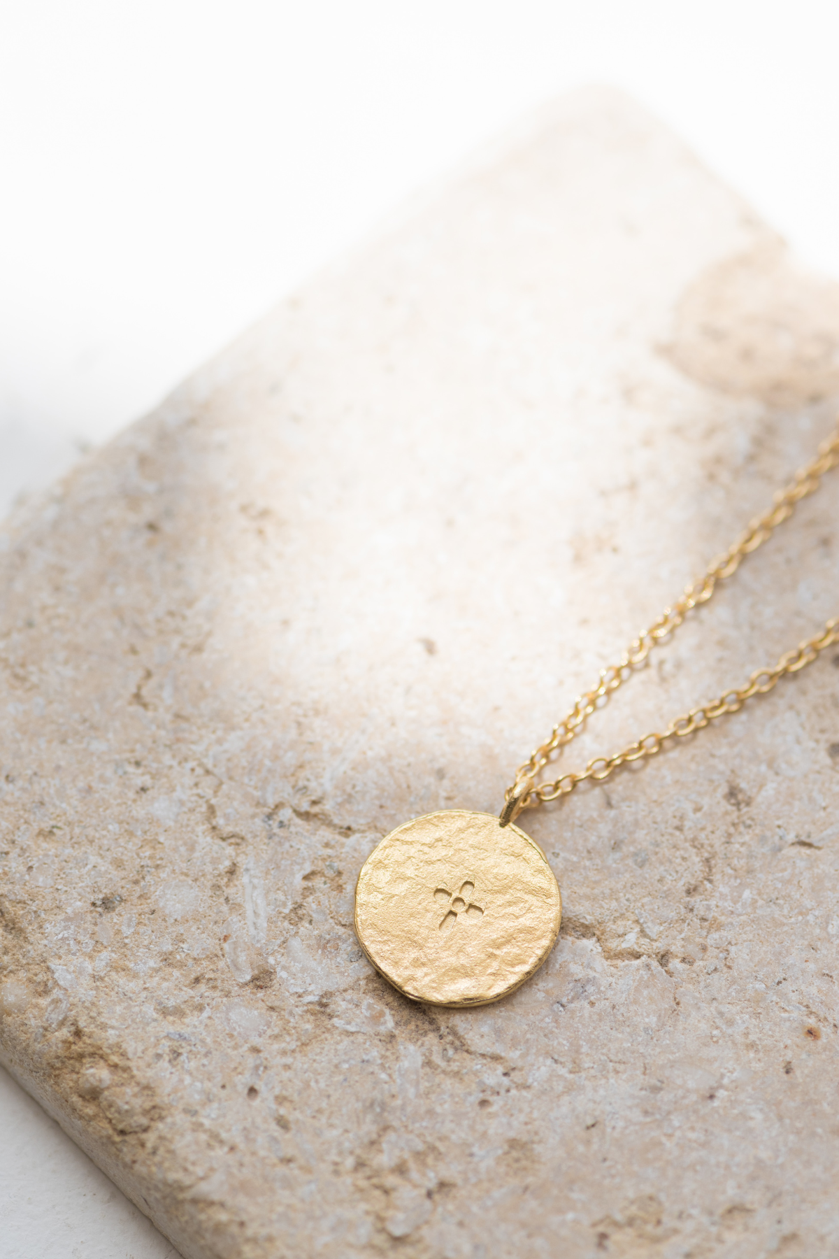 Collier Sacré Cœur et Croix Doré – Or 24 Carats