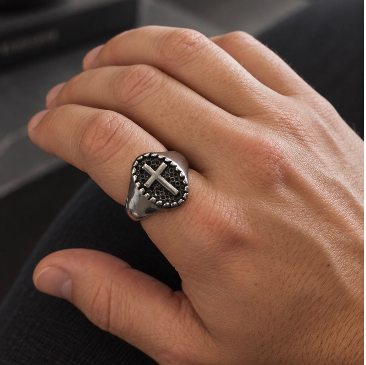 Chevalière Croix Homme - Acier