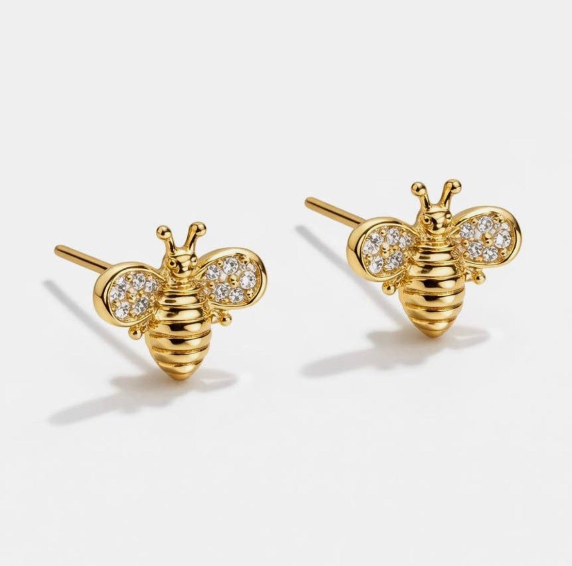Boucles d’oreilles Abeille – Plaqué Or 18K & Zircons
