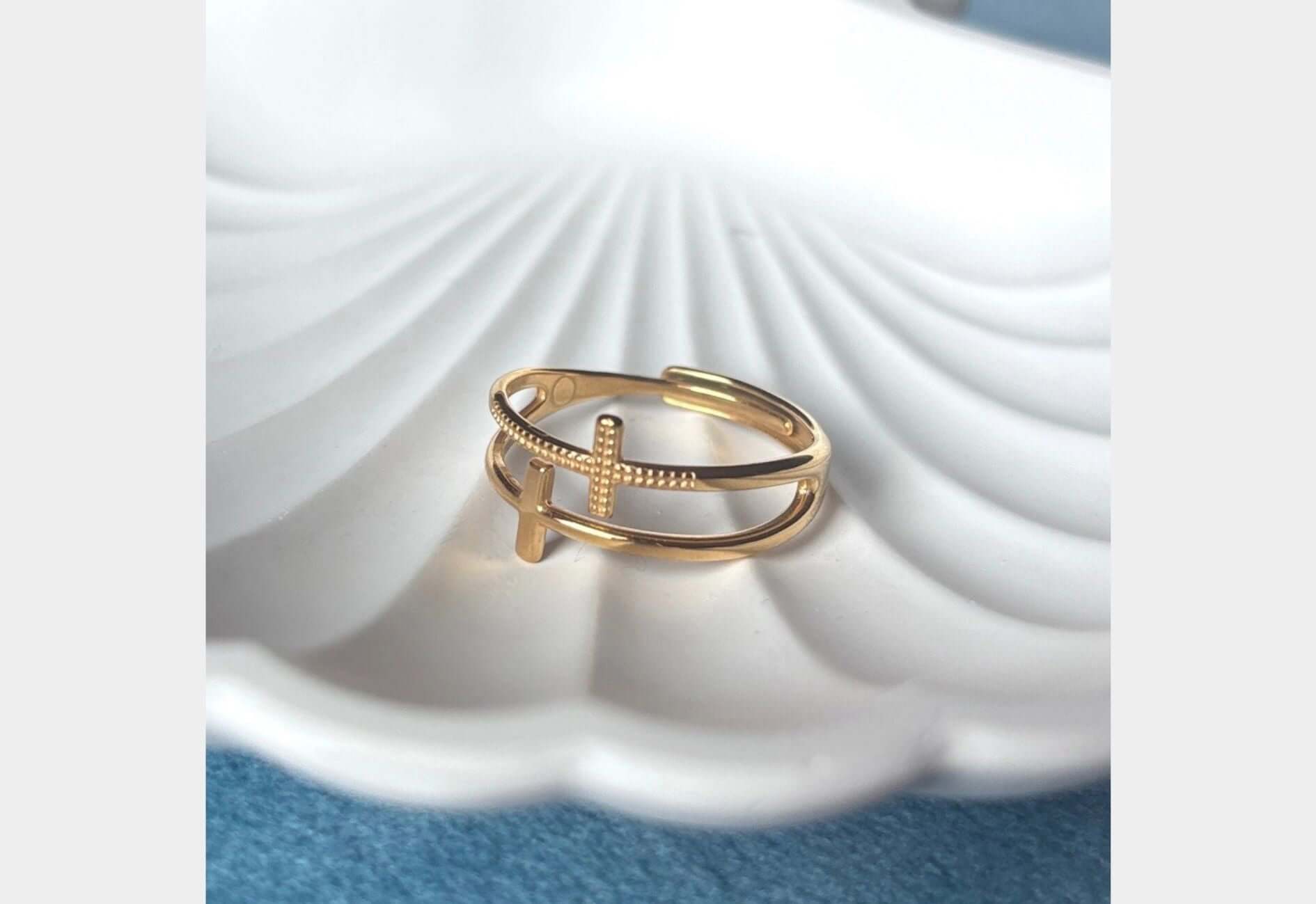 Bague Croix Anaëlle focus