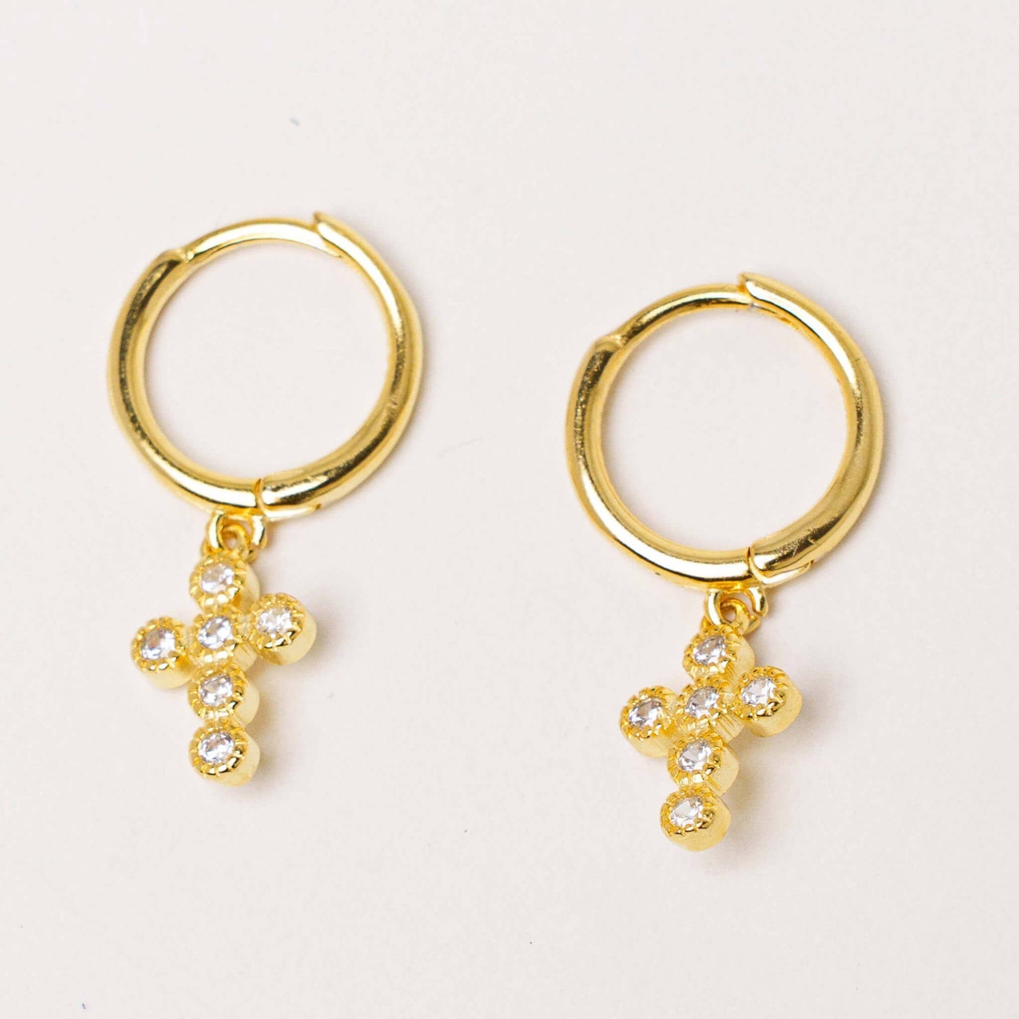 Boucles d'Oreilles Créoles Chrétiennes Sarah Argent 925 et Zircon - Finition Or 