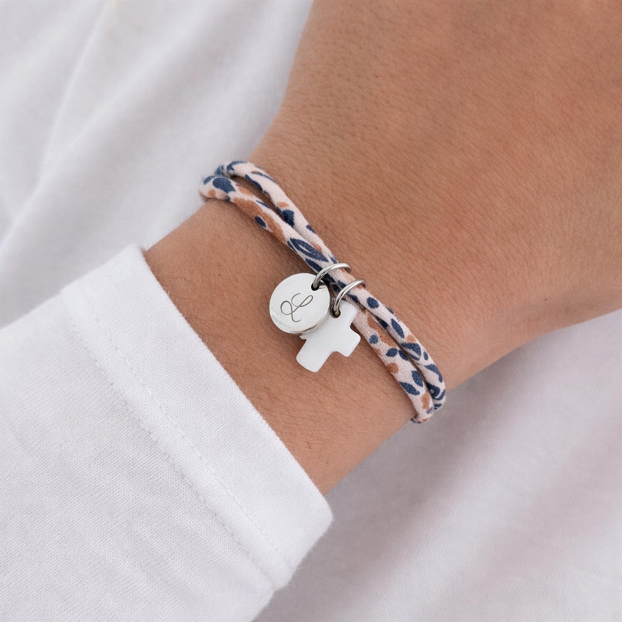 Bracelet avec médaille à graver couleur argent