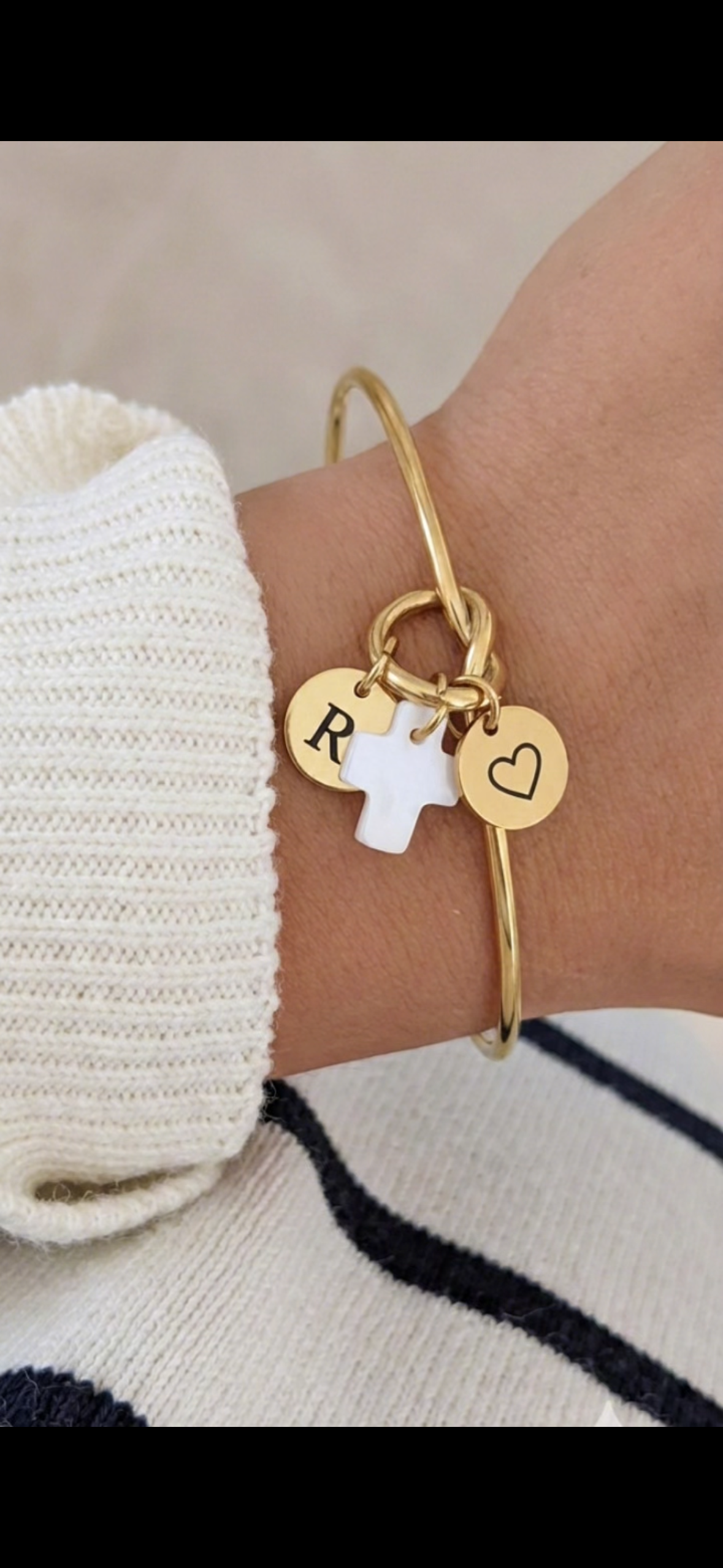 Bracelet jonc Cœur avec médaille à graver et croix en nacre