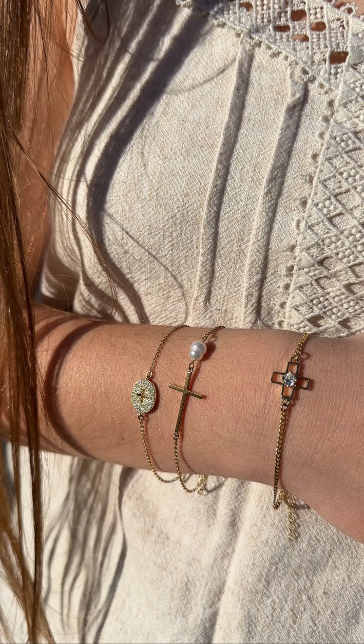 Bracelet Croix Horizontale – Argent Plaqué Or & Perles d’Eau Douce