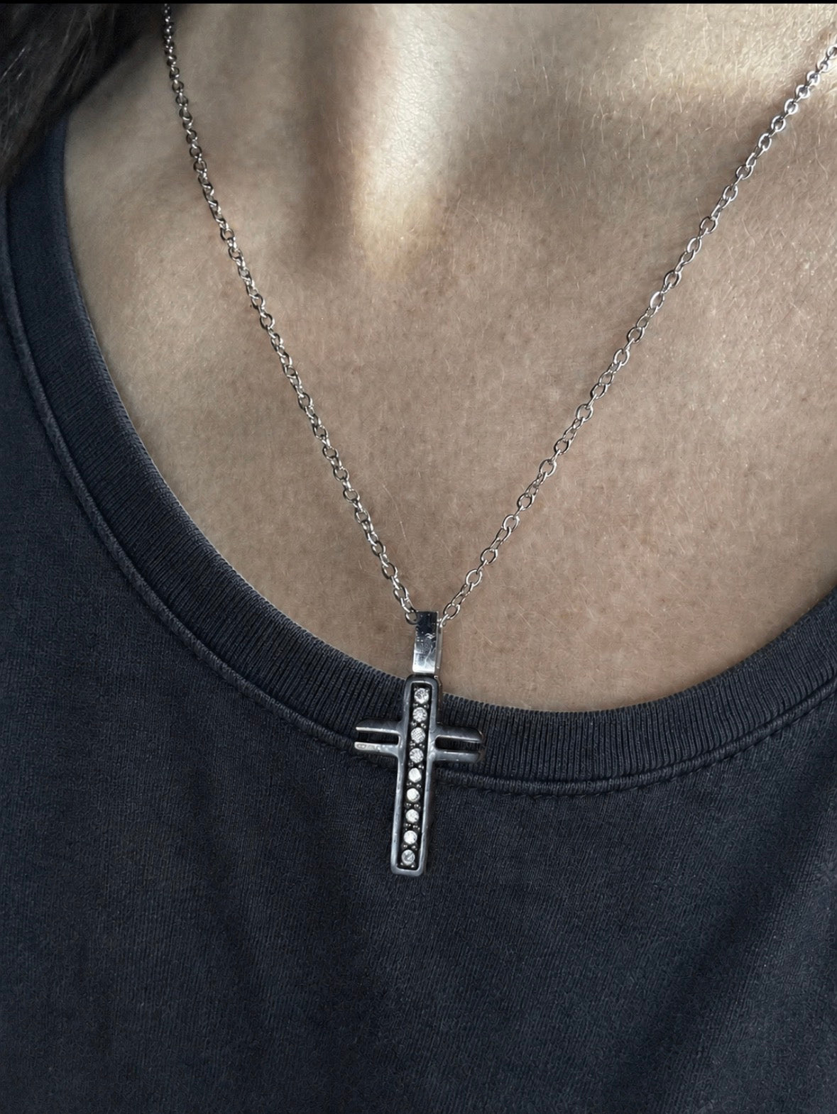 Collier croix homme brillant