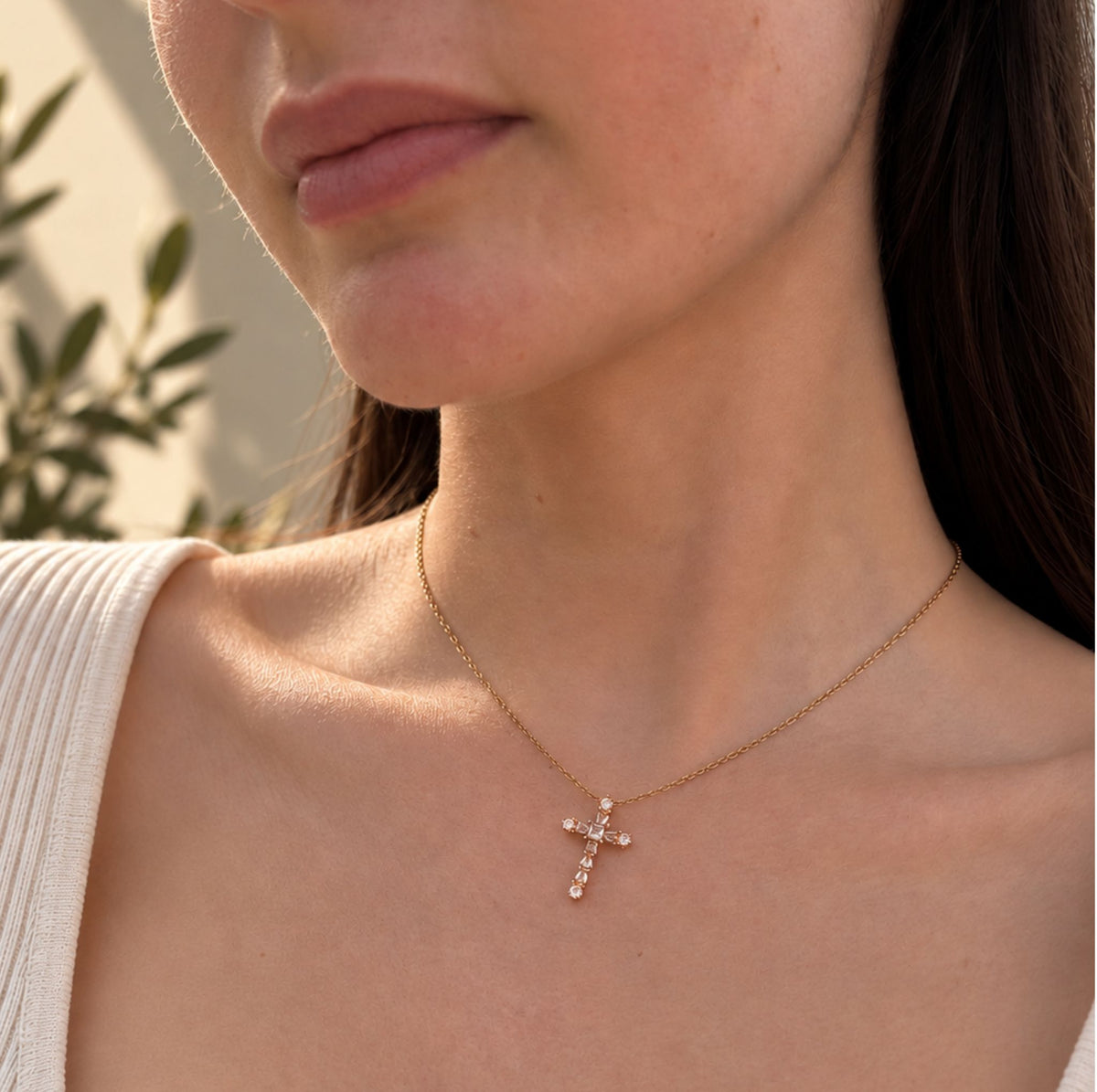 Collier Croix lumineuse Moriah - Acier Plaqué or