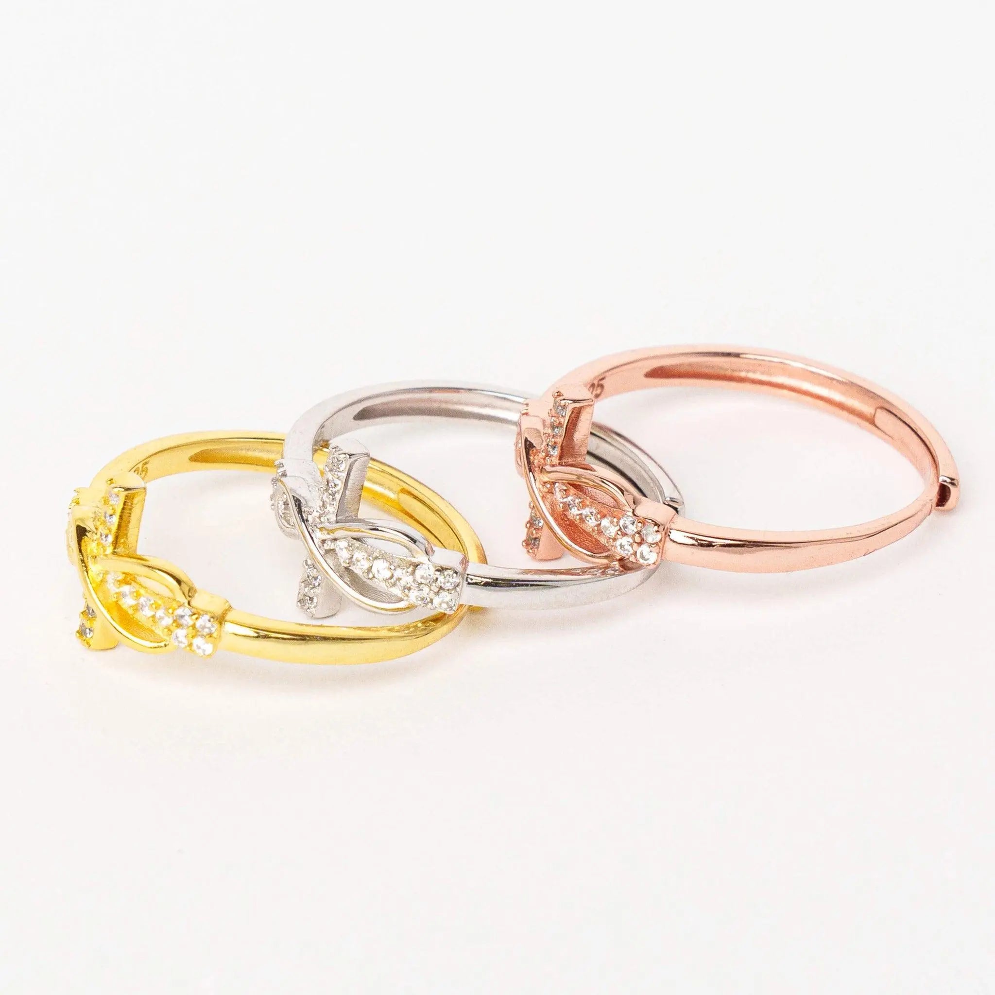 Bague Croix Infini Salomé disponible en or, argent et or rose
