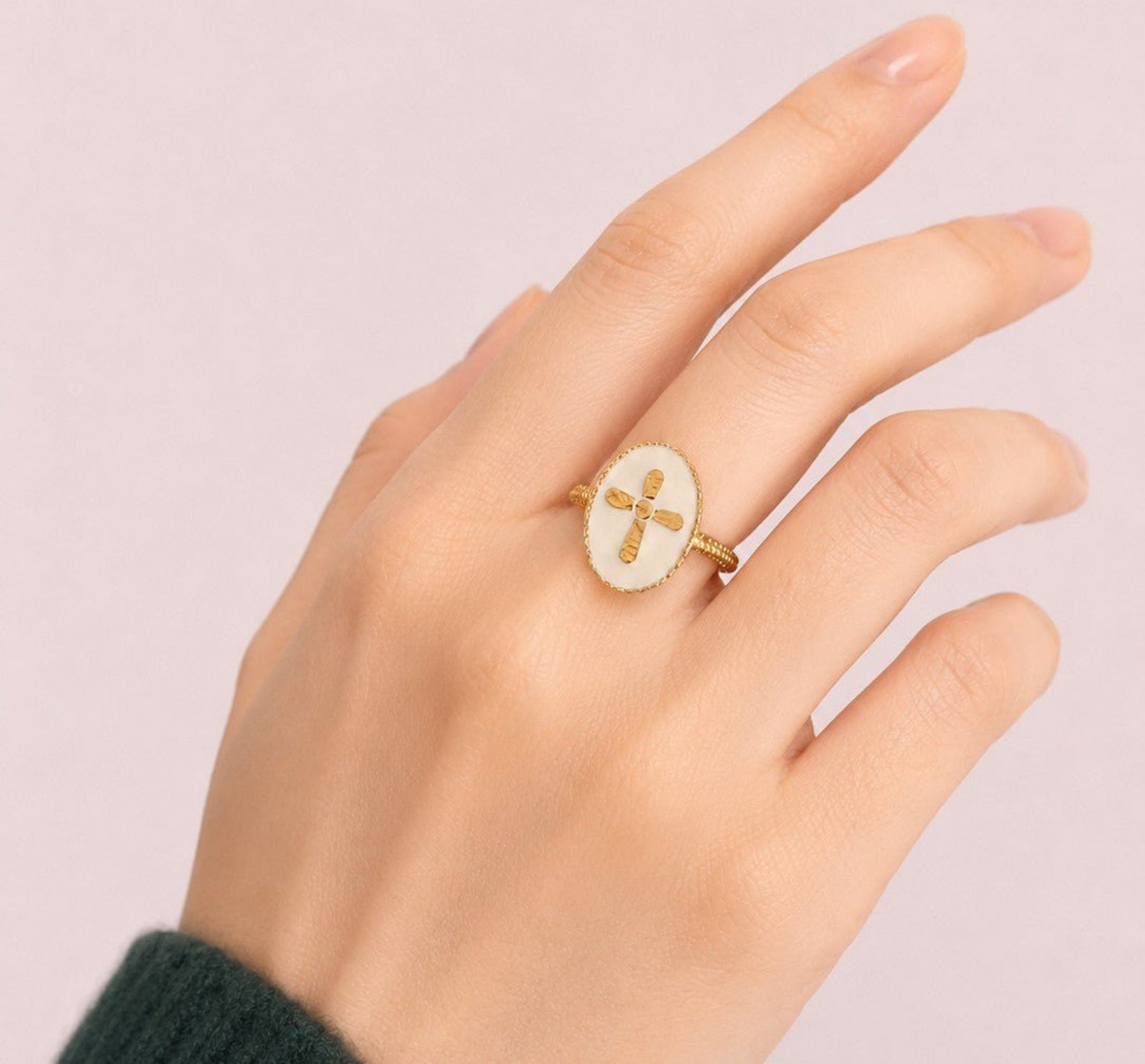 Bague Croix Nacrée - Bijoux Croix