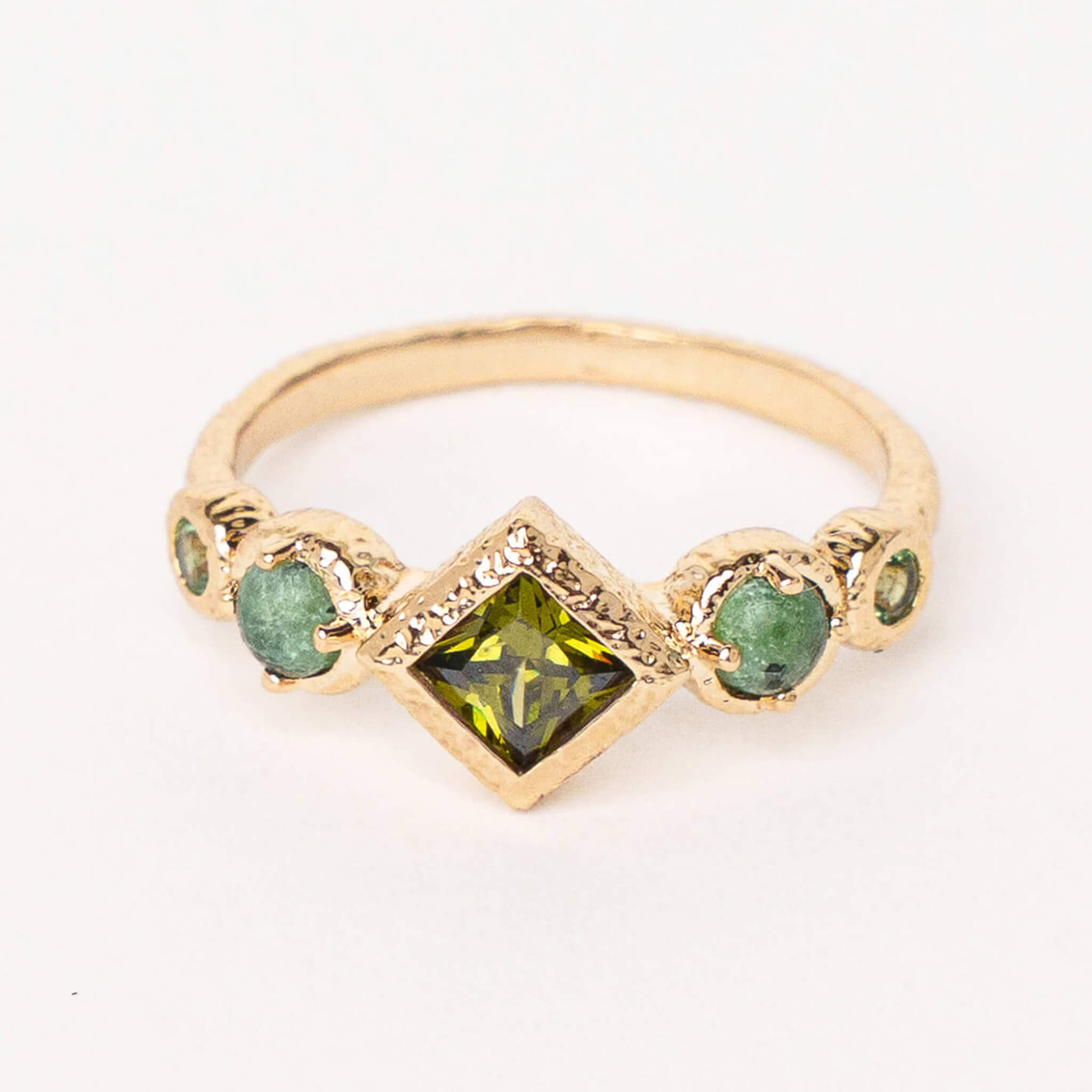 Bague Précieuse Plaqué Or avec Zirconium Vert et Rubis Zoïsite - Bijoux Croix