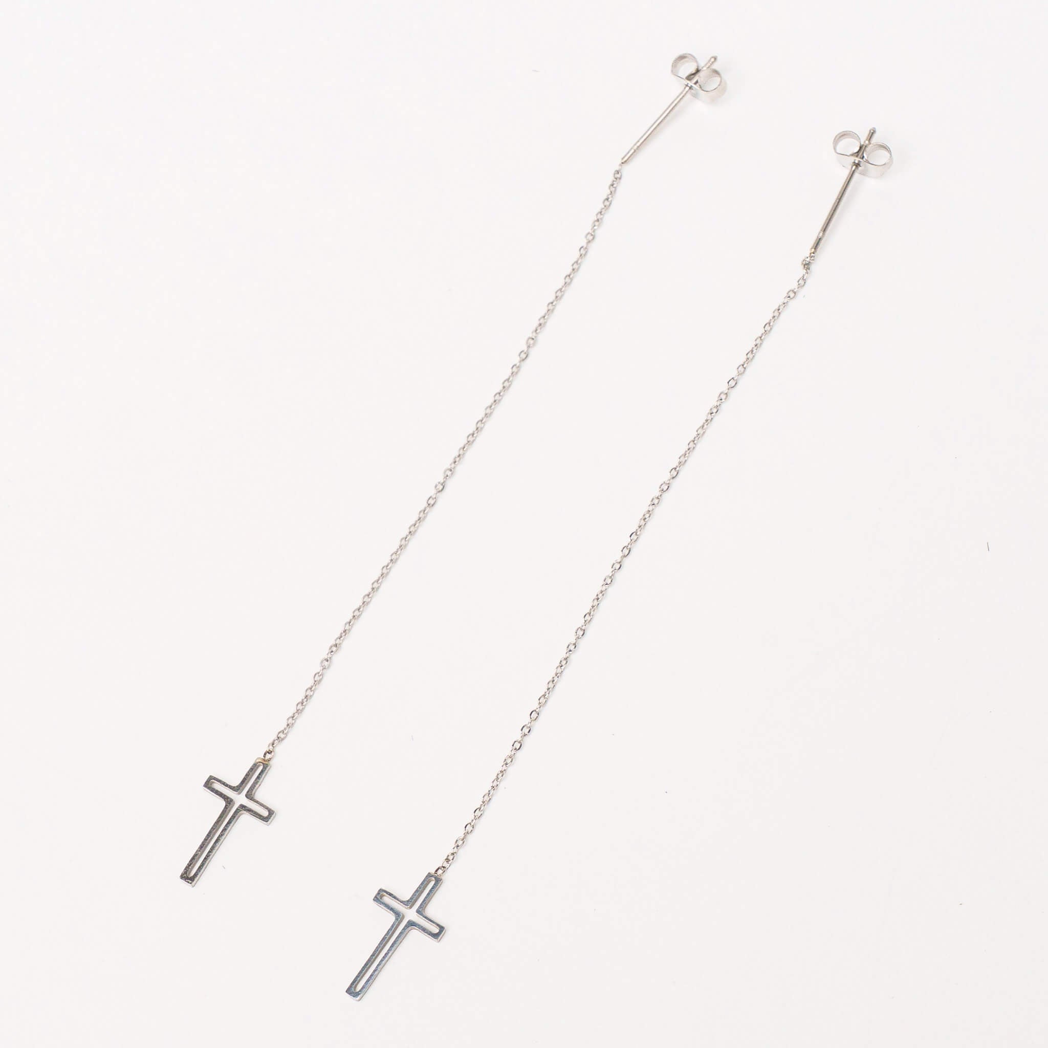 Boucles d’oreilles Nika Pendantes en Acier inoxydable - finition Argent Rhodié - Bijoux Croix