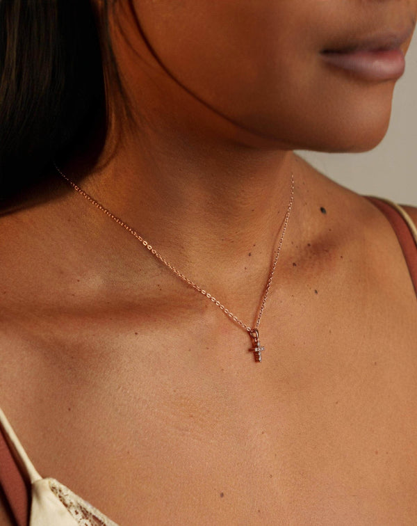 Collier Croix Ève Classique - Vue secondaire