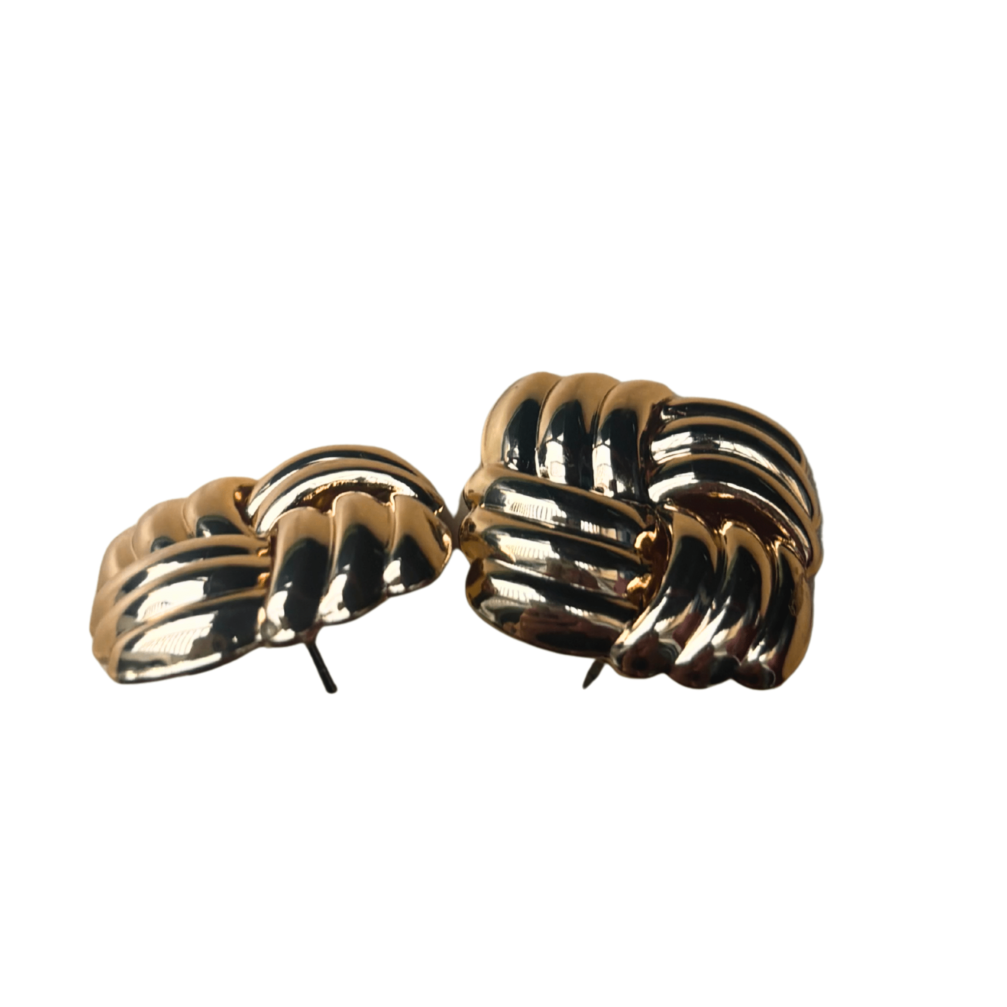 Boucles d'oreilles Lien posées sur tabke
