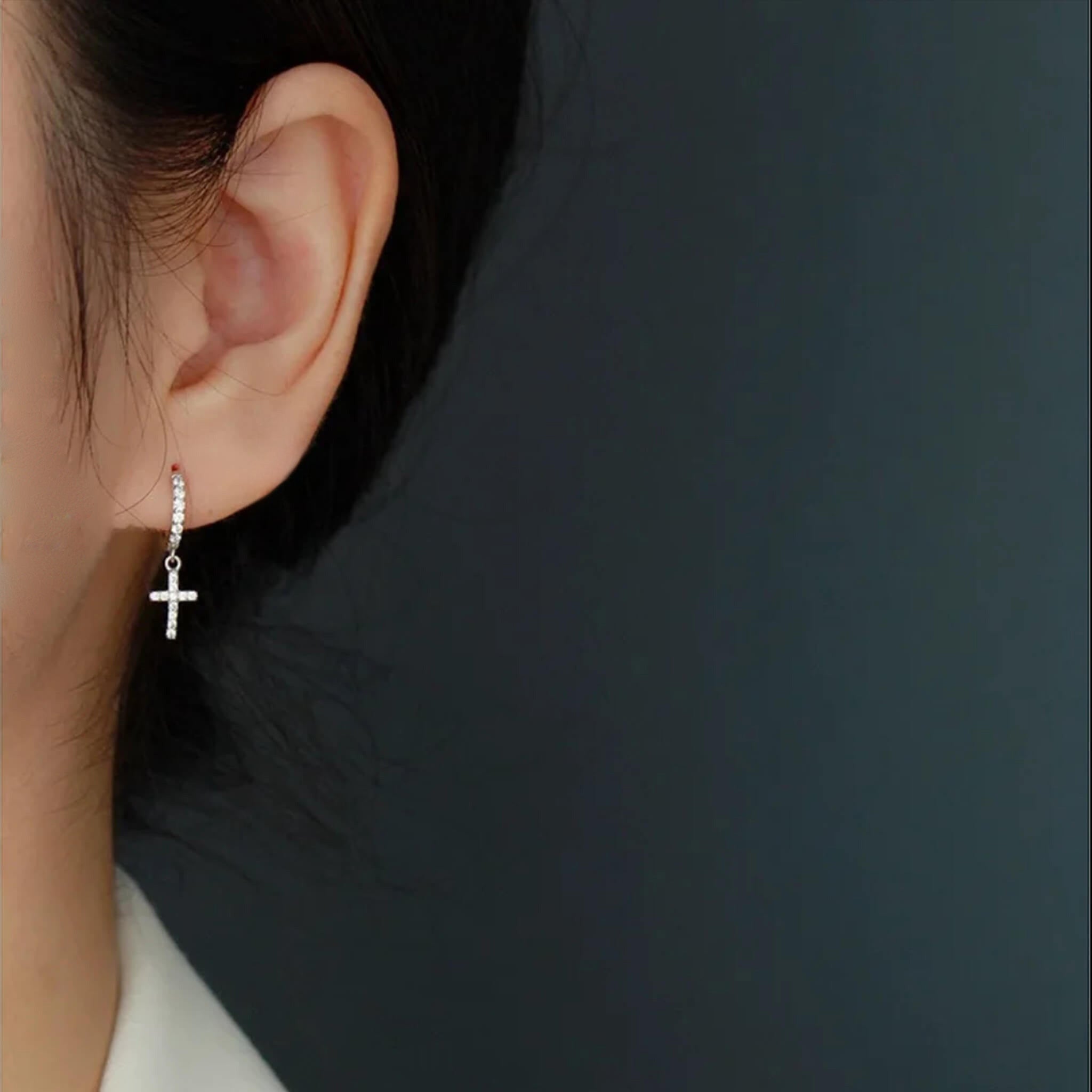 Boucles d’oreilles Noa portées en argent