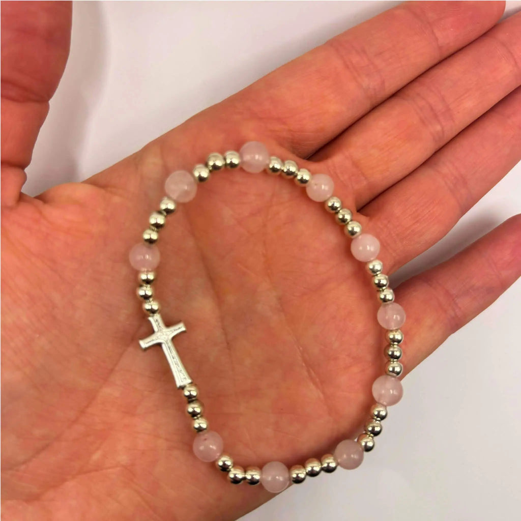 Bracelet chrétien en quartz rose naturel avec croix et perles roses