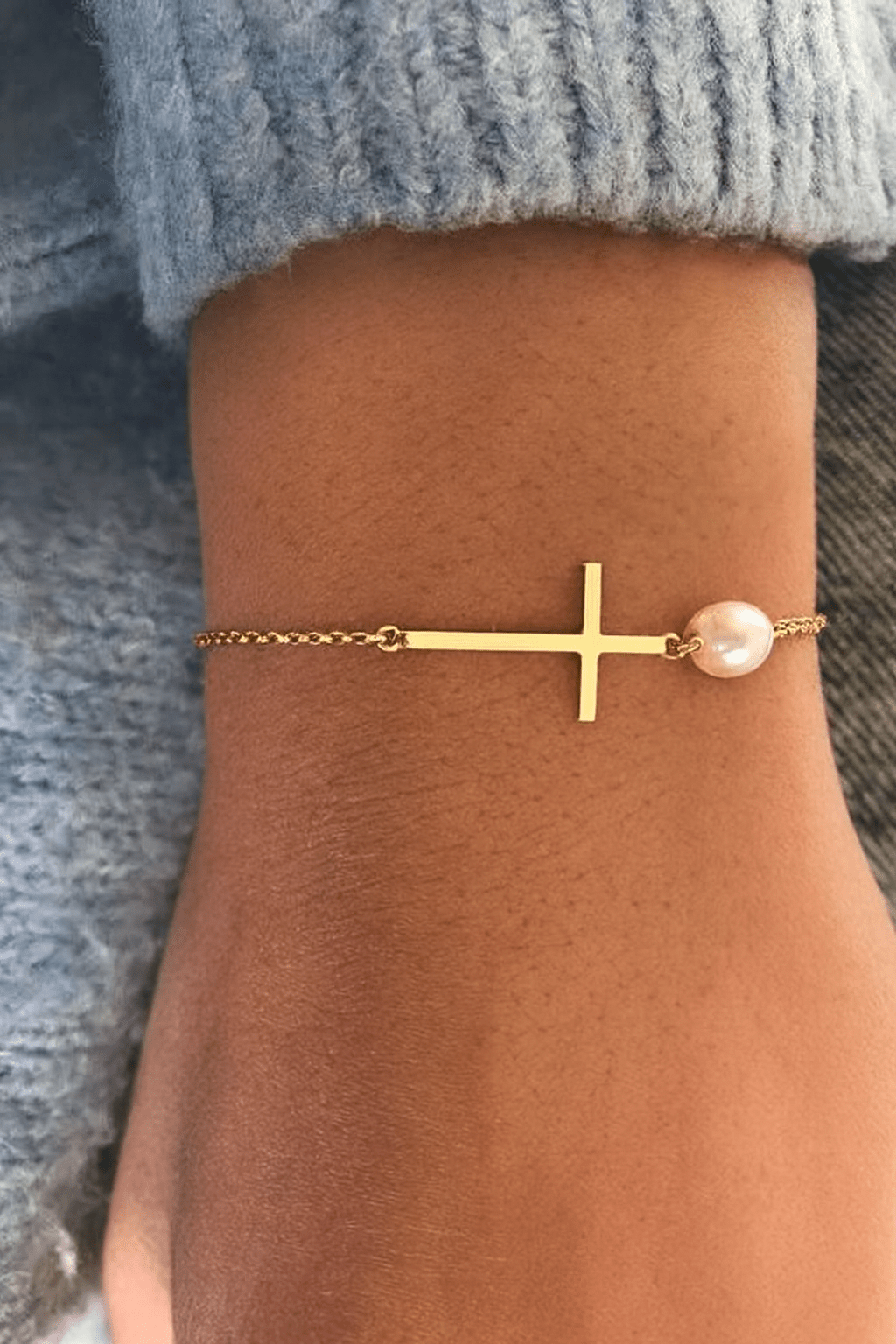 Bracelet Croix Horizontale – Argent Plaqué Or & Perles d’Eau Douce - Bijoux Croix