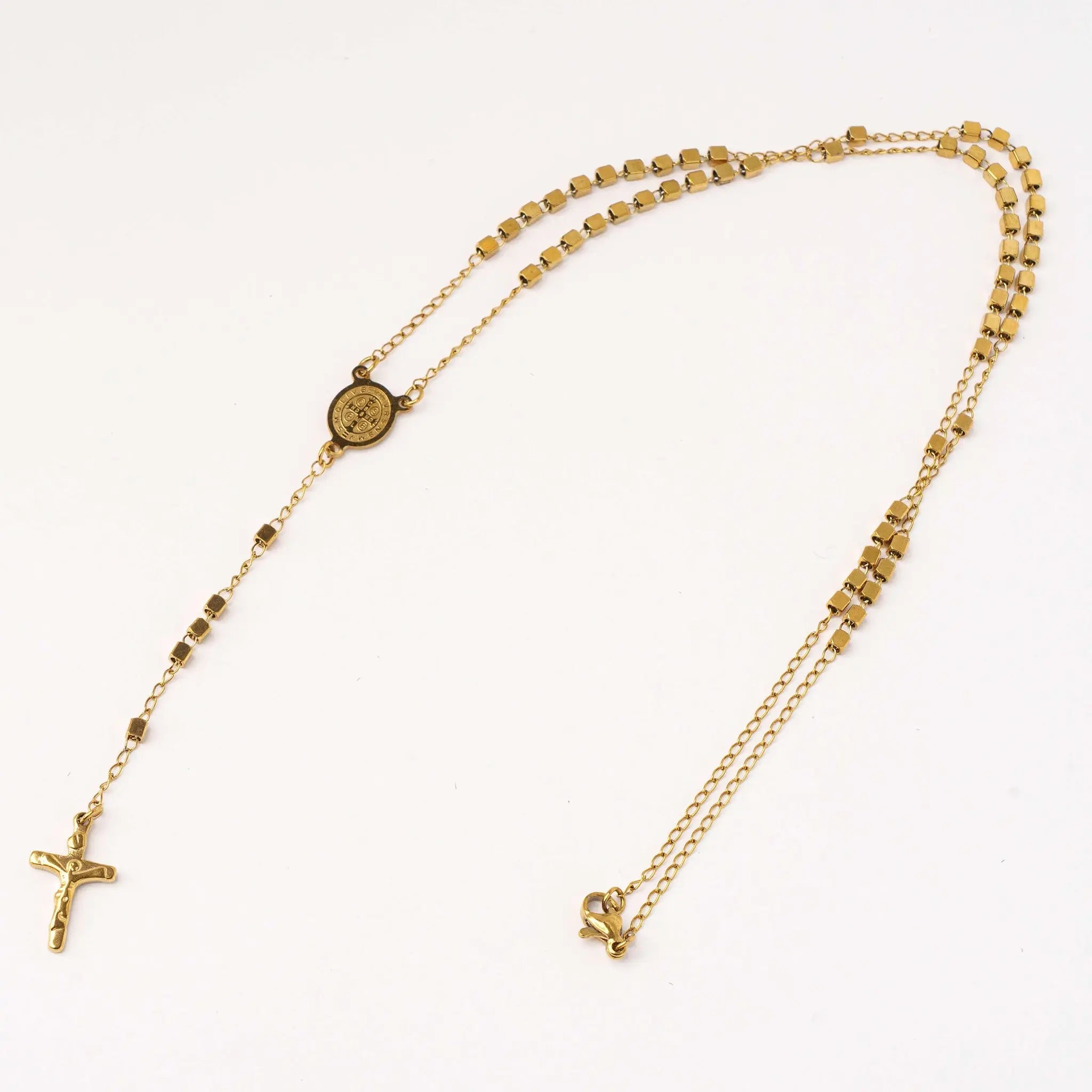 Chapelet doré Judith – Perles Carrées Dorées & Croix en Acier Inoxydable - Bijoux Croix