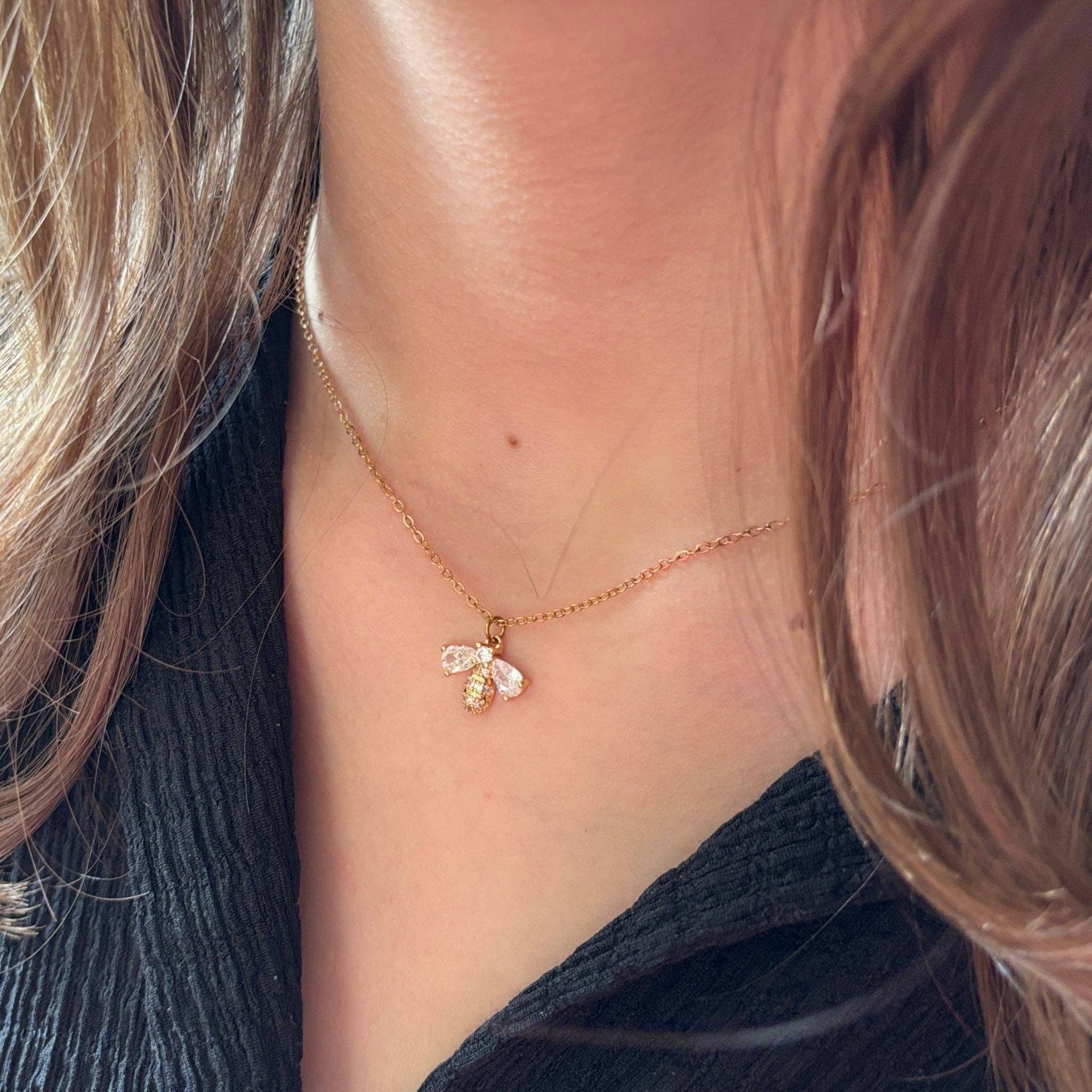 Collier Abeille Divine - Bijoux Croix