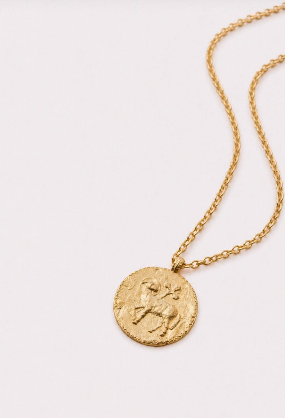 Collier chrétien Agnus Dei en or 24 carats, médaille religieuse dorée