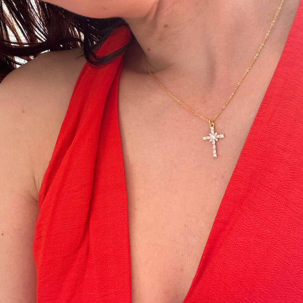 Collier Croix Chloé en Zircons Lumineux - Vue secondaire