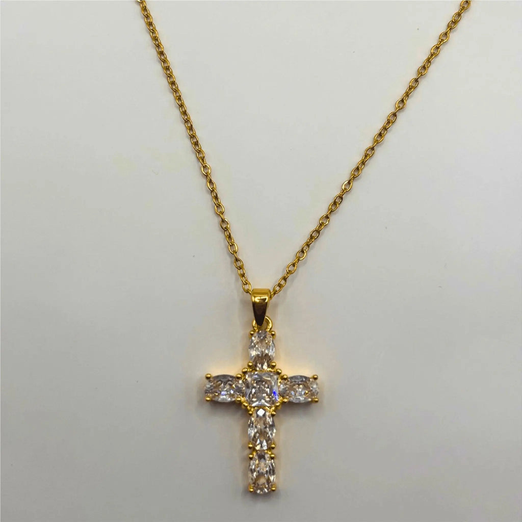 Détail du collier croix en acier inoxydable plaqué or Lumière Divine