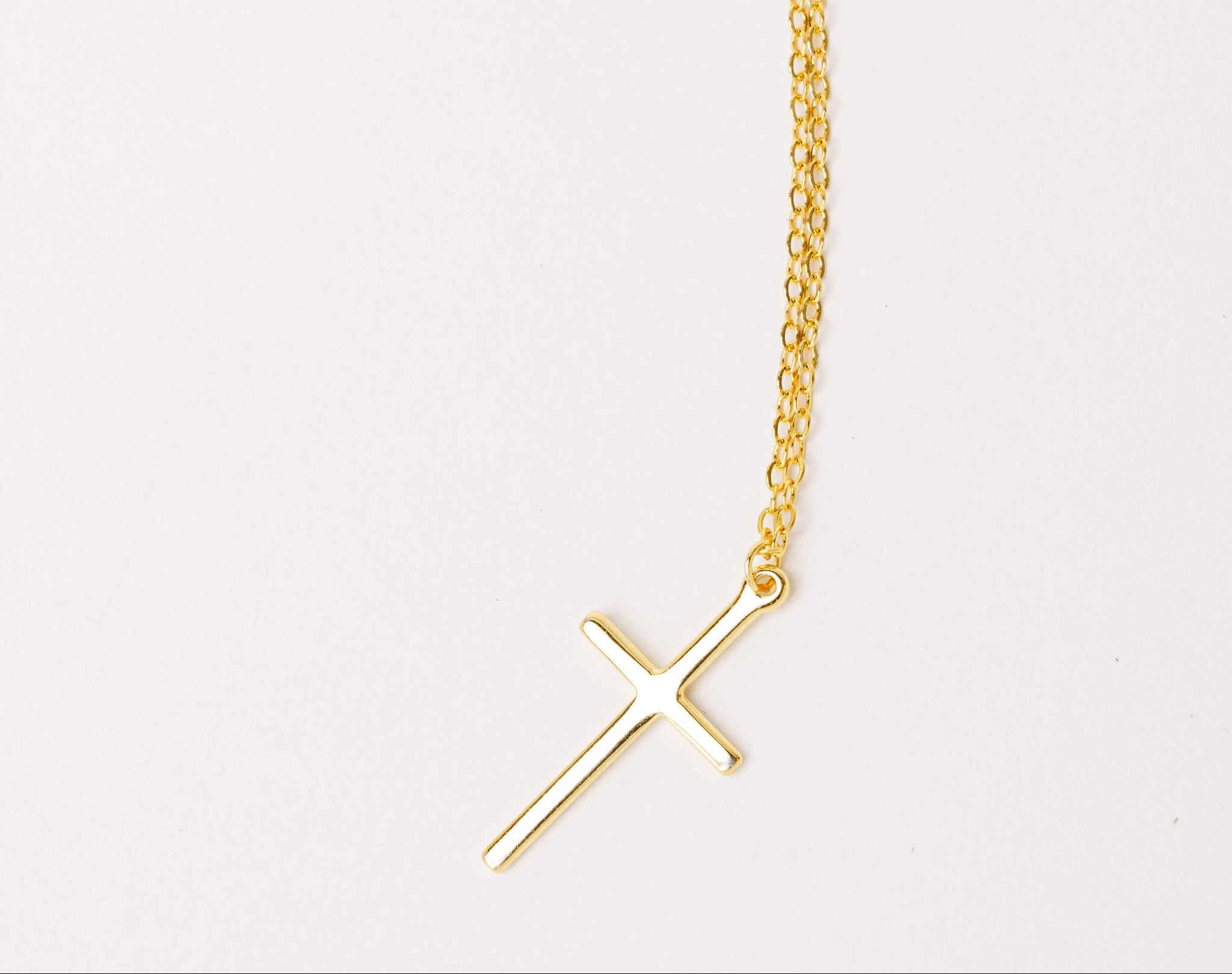 Collier Croix Adonaï en argent plaqué or 18K - bijou chrétien élégant