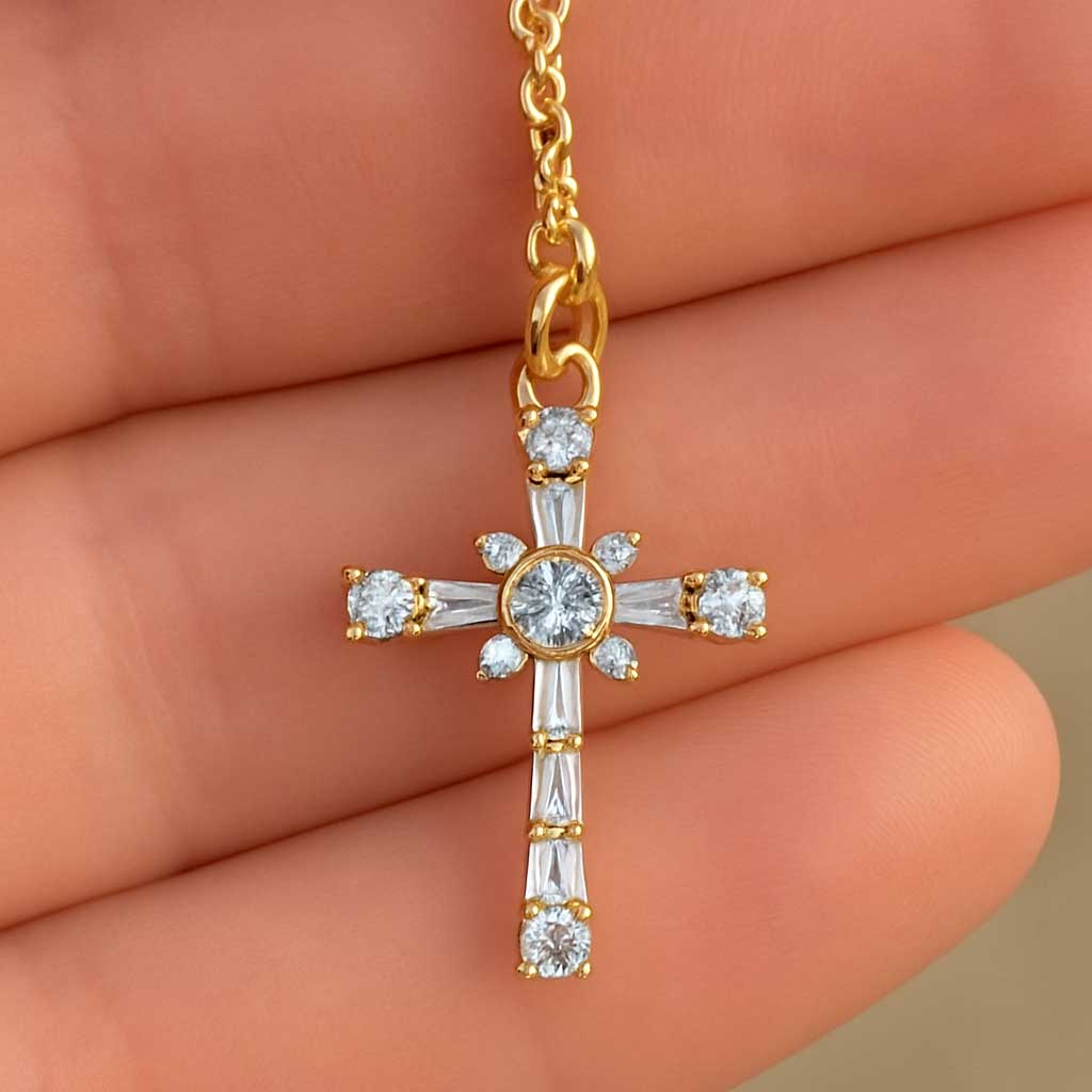 Collier Croix Chloé en Zircons Lumineux - Bijoux Croix