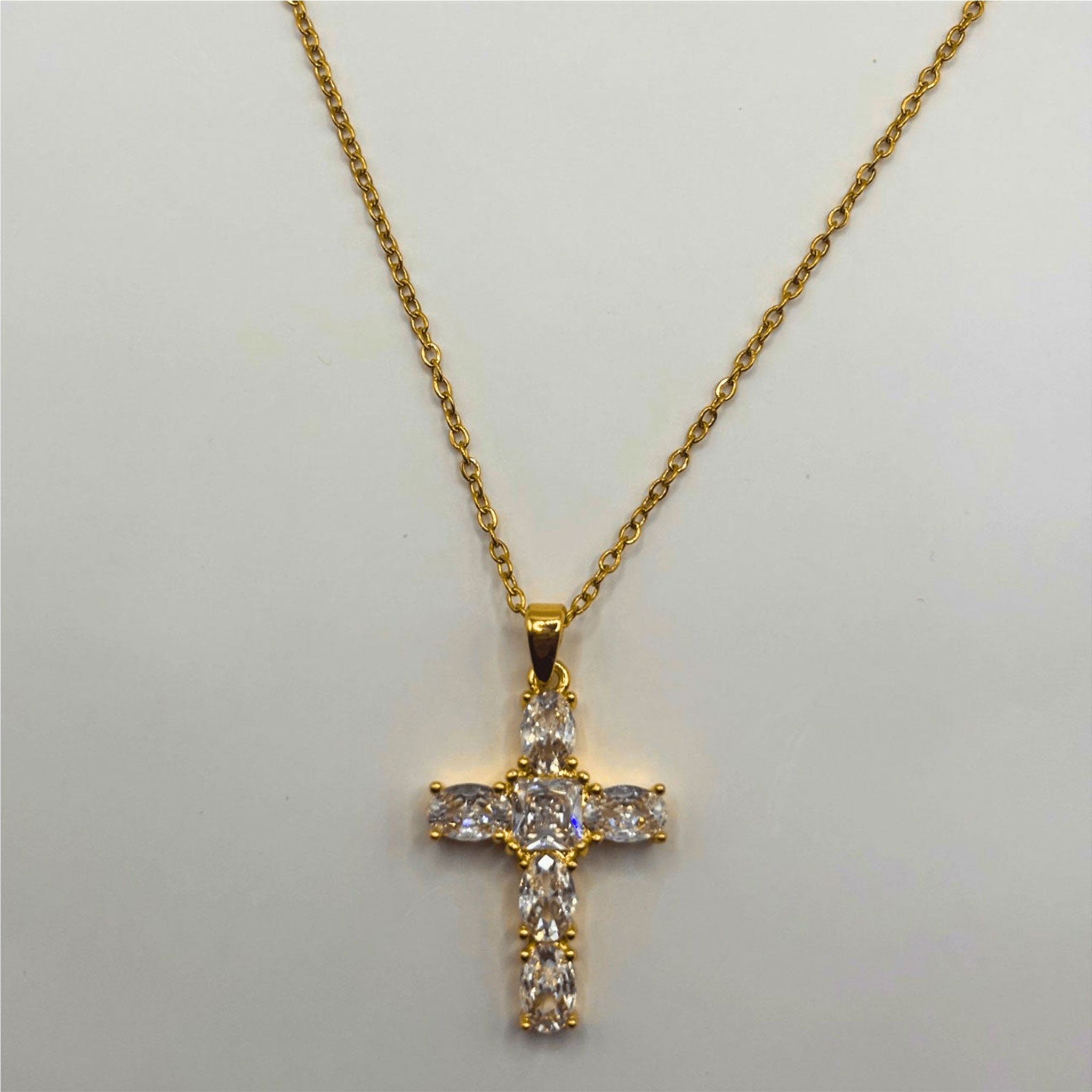 Collier Croix Lumière Divine - Acier Inoxydable Plaqué Or - Bijoux Croix