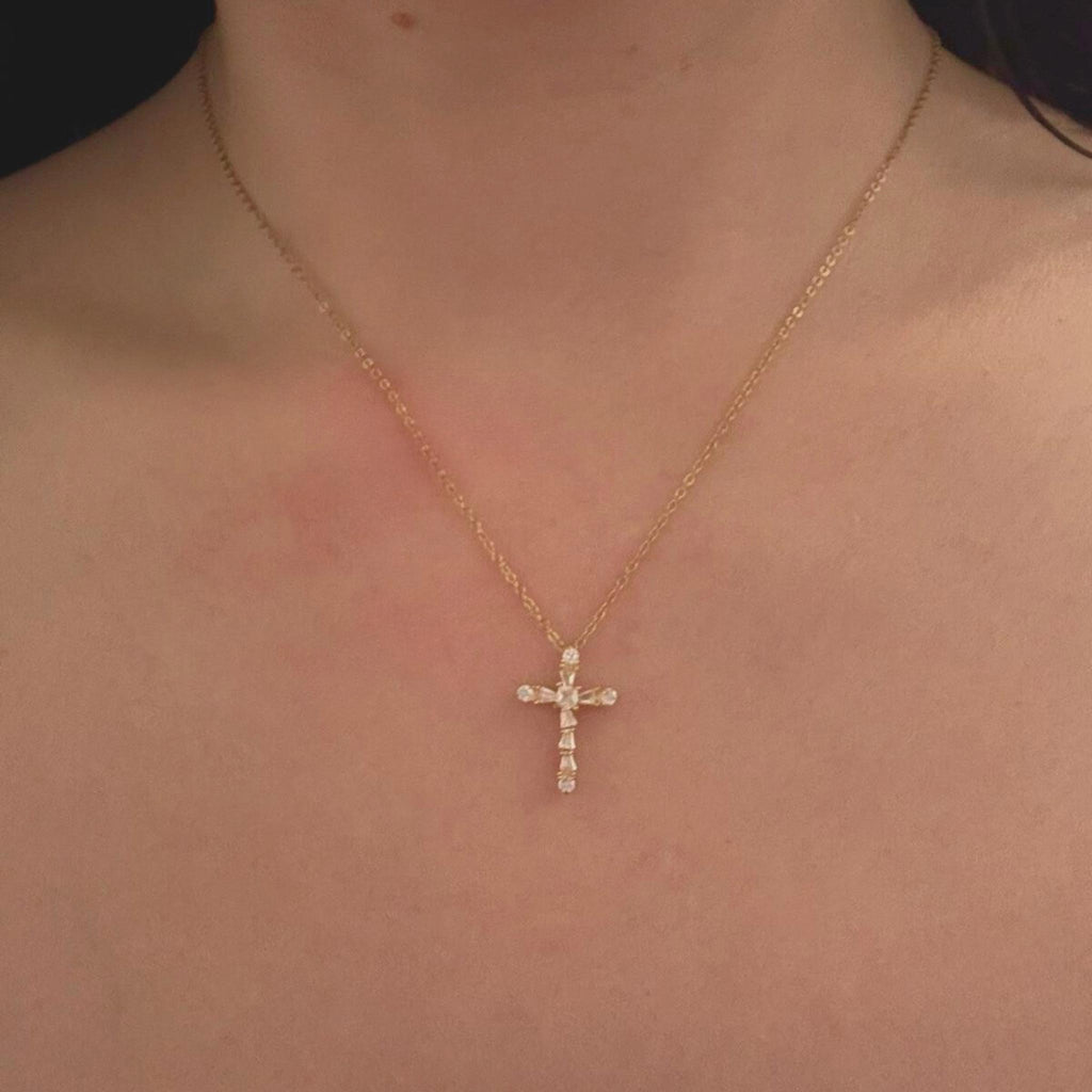 Collier croix Moriah - Acier inoxydable Plaqué or 14K - Bijoux Croix