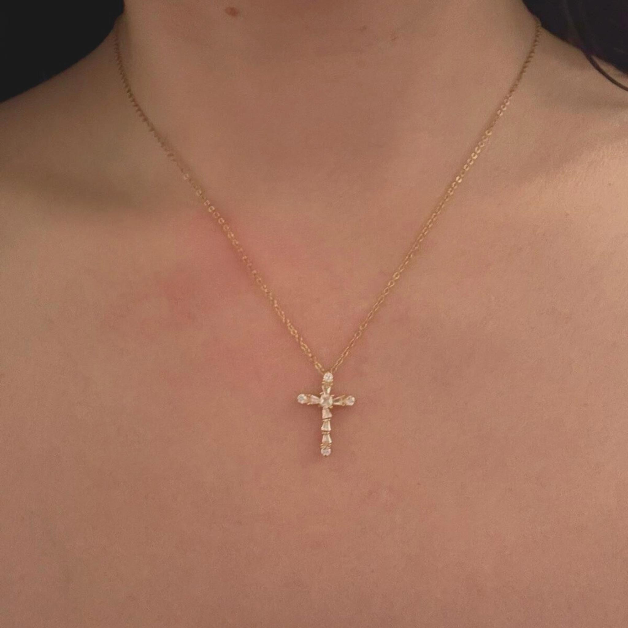 Collier croix Moriah - Acier inoxydable Plaqué or 14K - Bijoux Croix