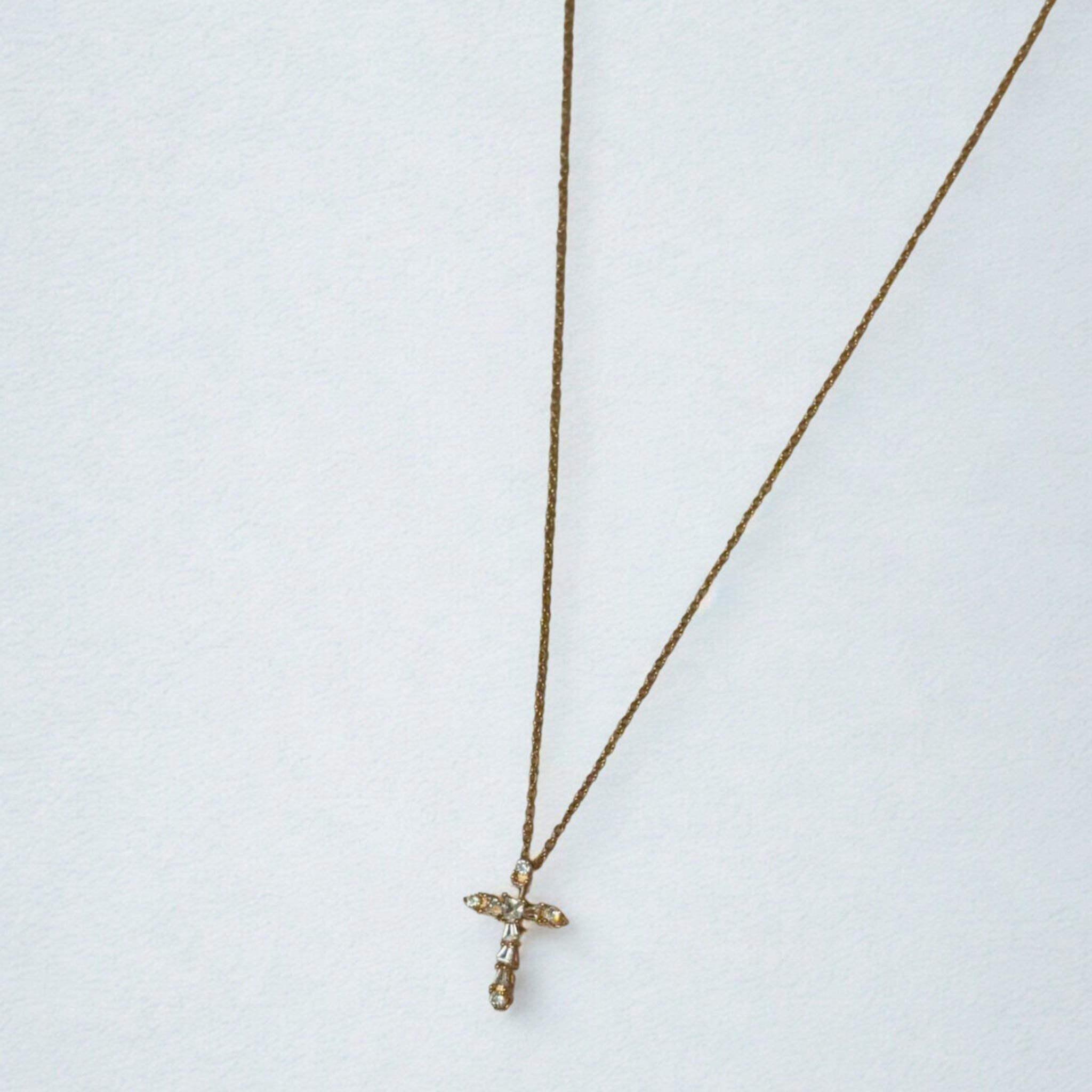 Collier croix Moriah - Acier inoxydable Plaqué or 14K - Bijoux Croix