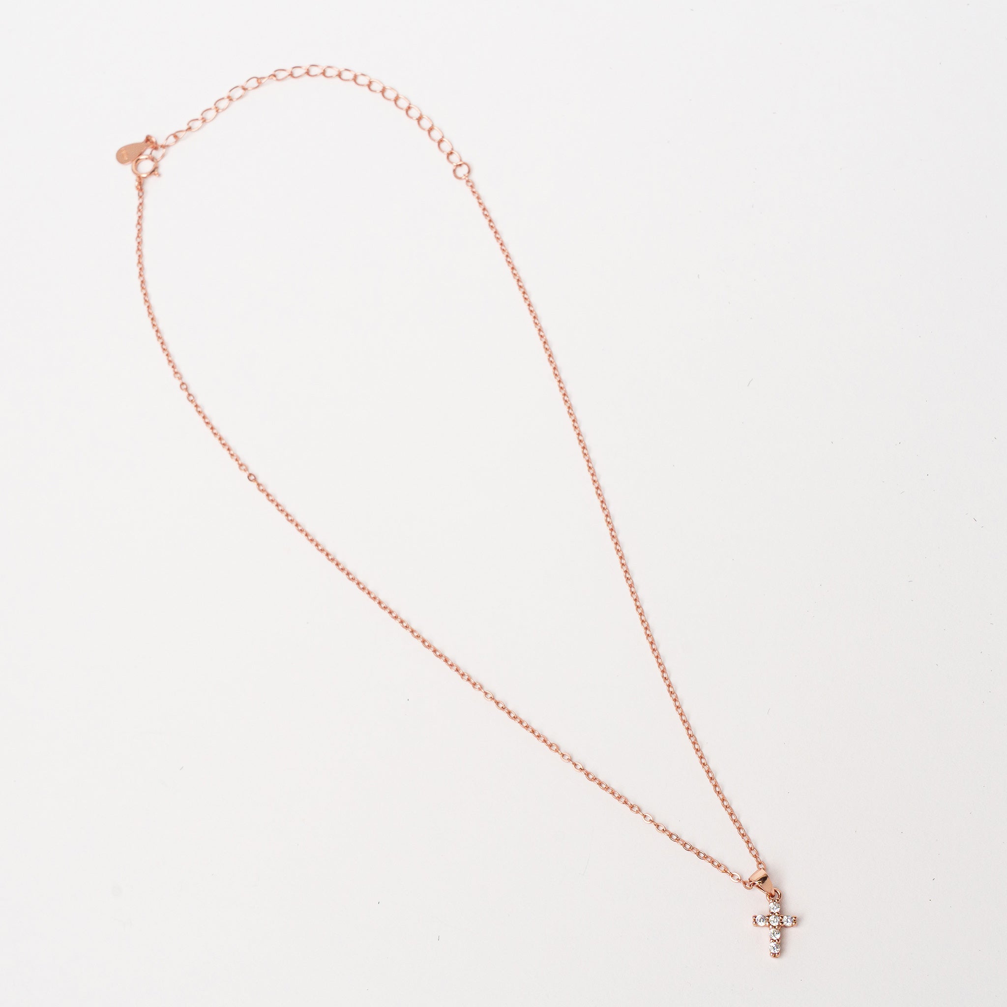 Collier croix Ève en Argent 925 finition Or Rose vue d'ensemble