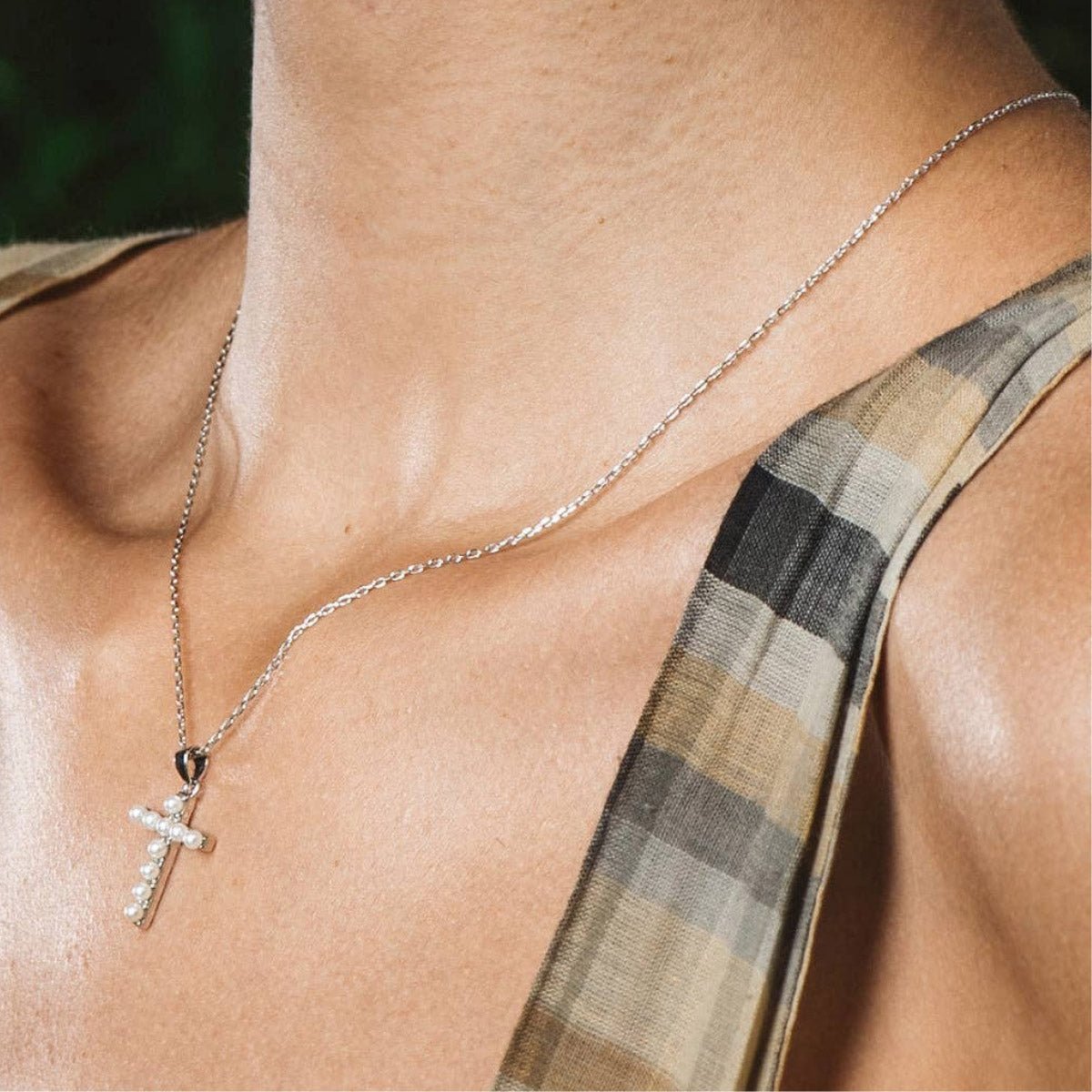 Collier Croix Perles Finition Argent - Bijoux Croix