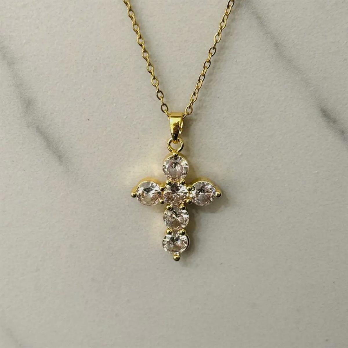 Collier croix Rahab - Acier inoxydable Plaqué Or - Bijoux Croix