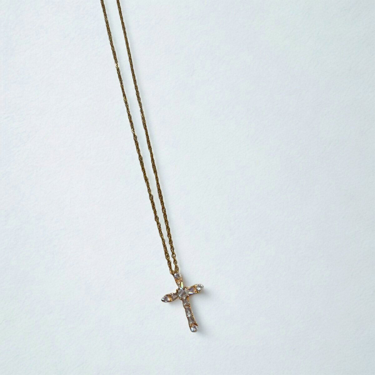 Collier croix Shalom – Acier inoxydable Plaqué Or - Bijoux Croix