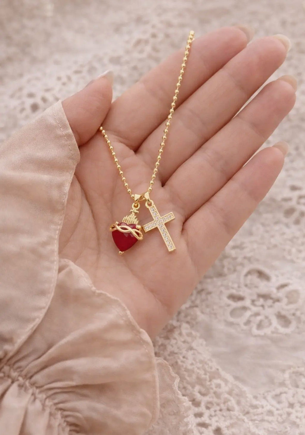 Collar Sacré - Corazón & Cruz Dorada - Bijoux Cruz