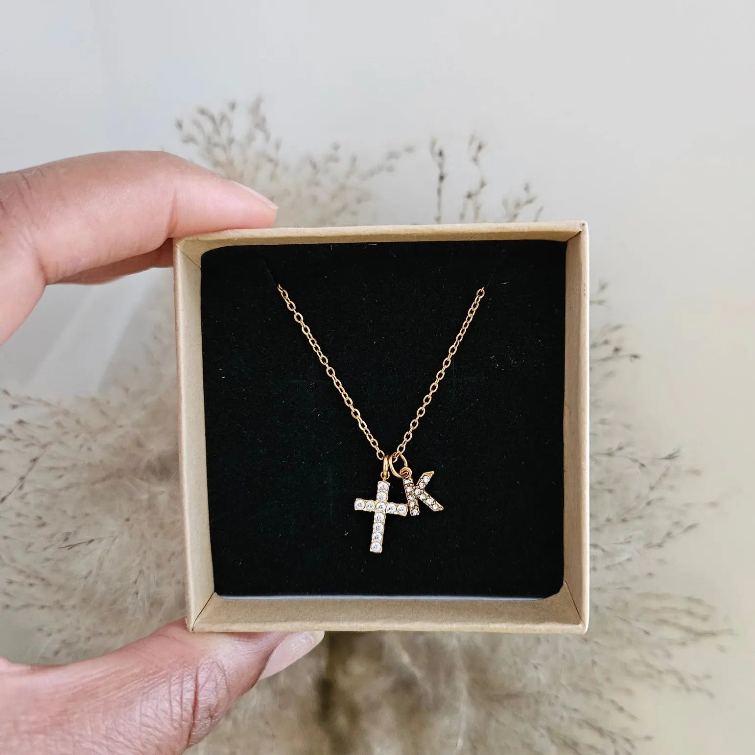 Collier Lettre et Croix - Acier inoxydable Bijoux Croix