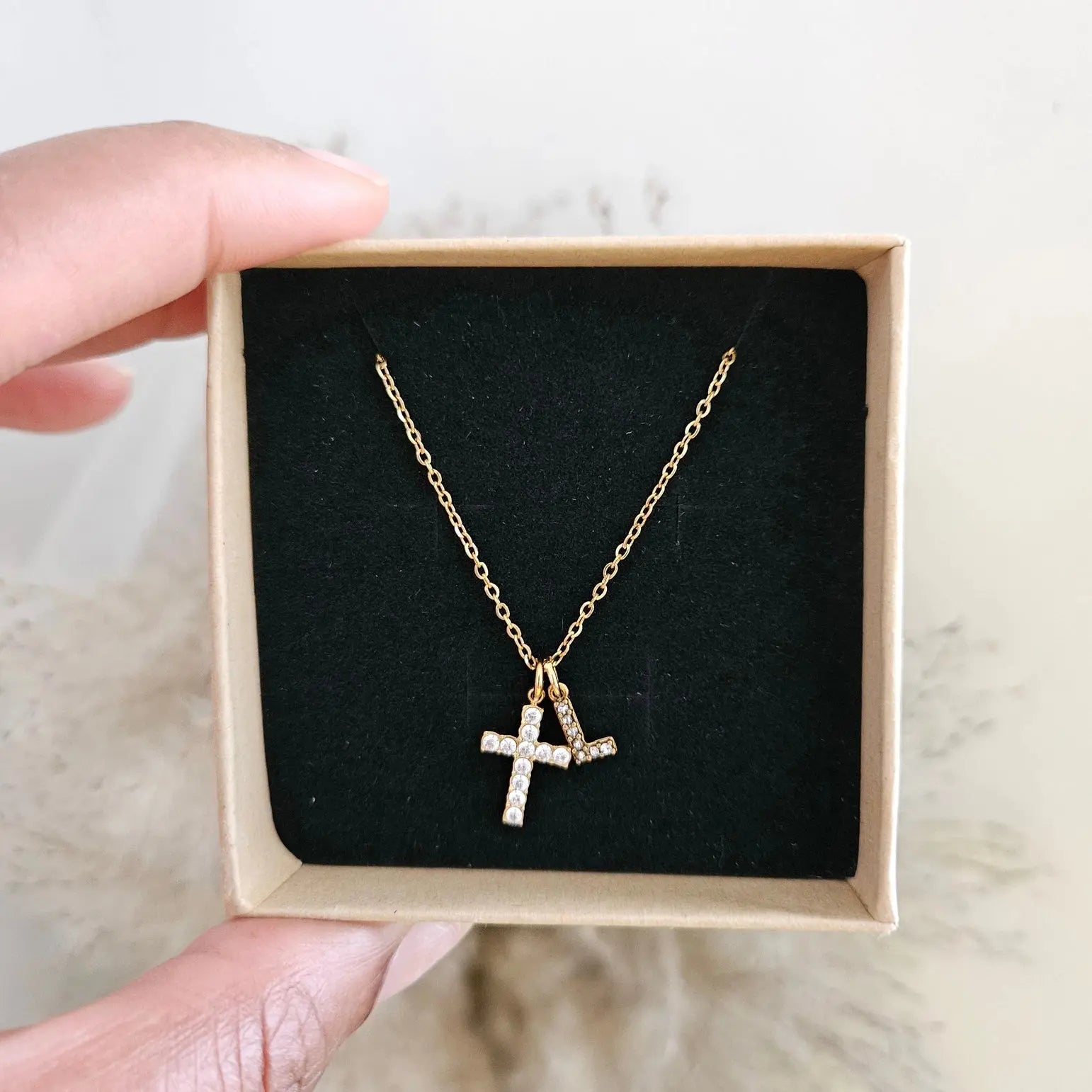 Collier Lettre et Croix - Acier inoxydable Bijoux Croix