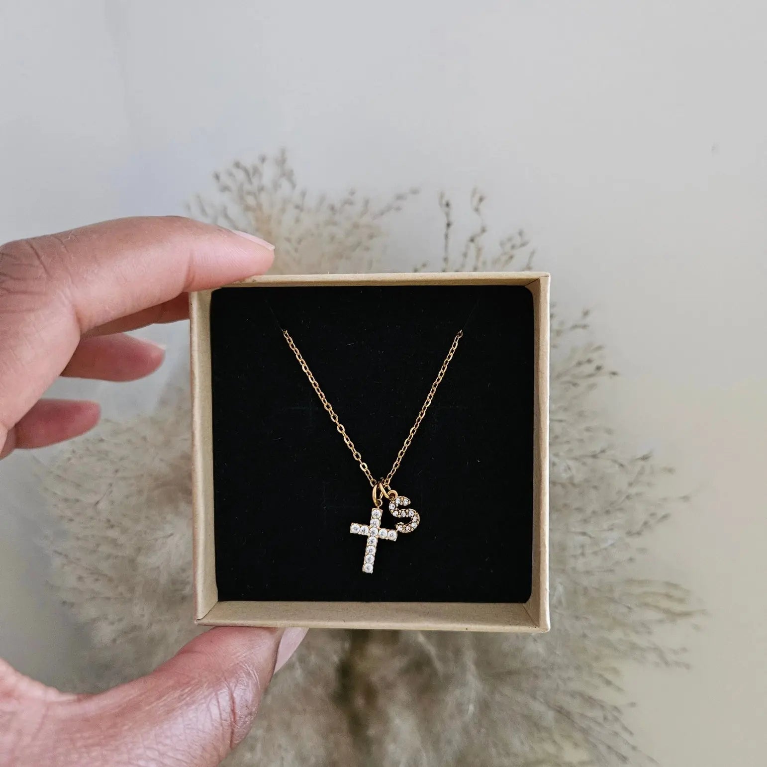 Collier Lettre et Croix - Acier inoxydable Bijoux Croix